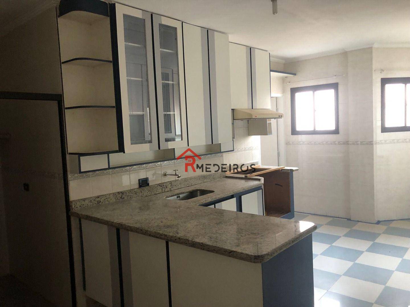 Apartamento à venda com 3 quartos, 138m² - Foto 9