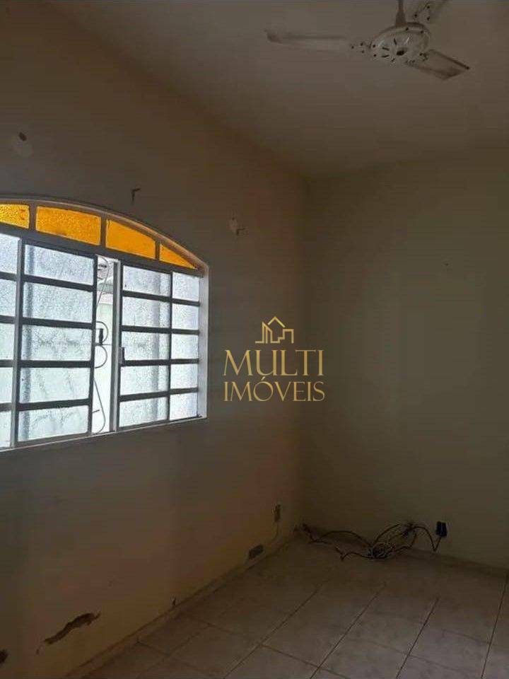 Casa à venda com 4 quartos, 200m² - Foto 12