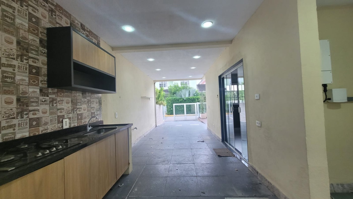 Casa de Condomínio à venda com 3 quartos, 240m² - Foto 7