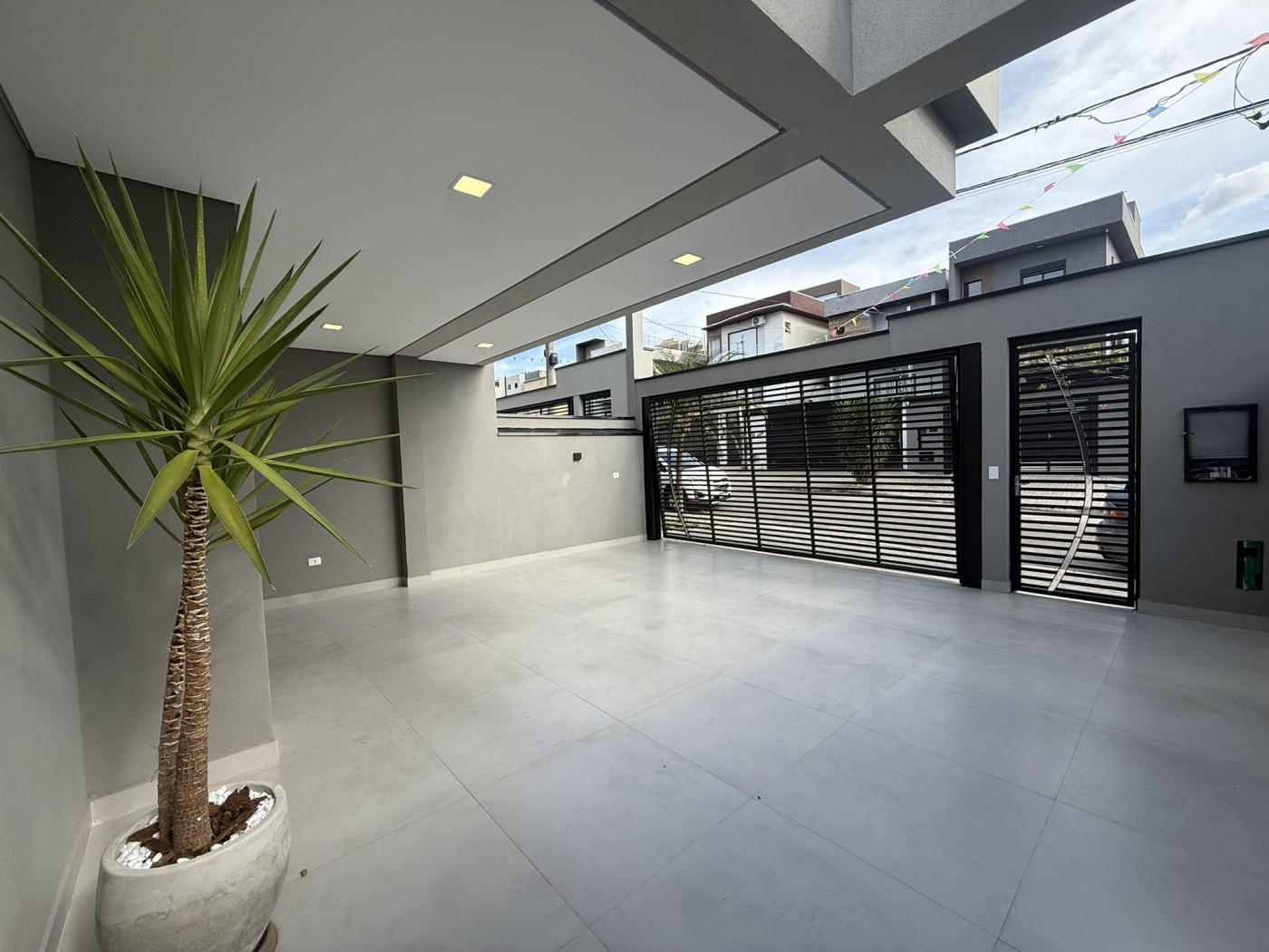 Casa à venda com 3 quartos, 215m² - Foto 2