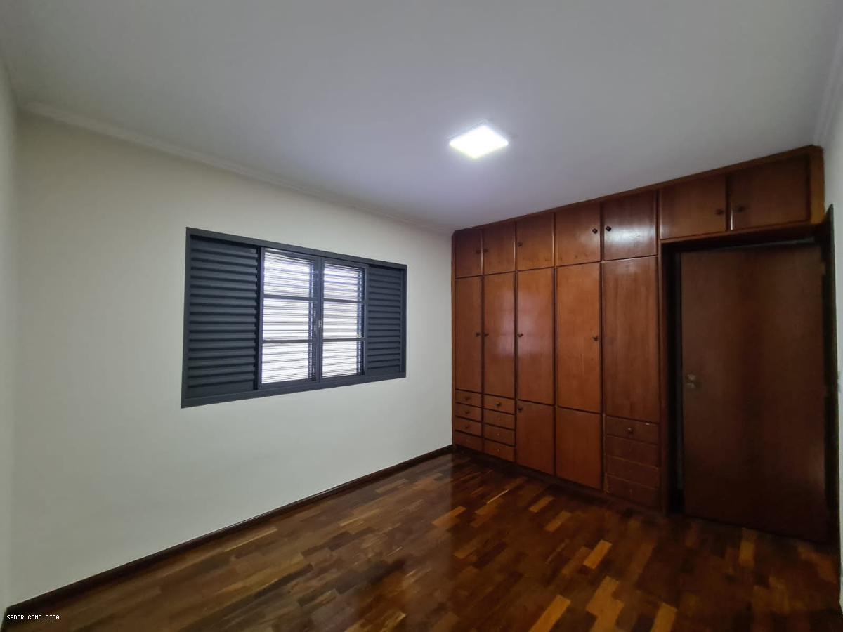 Casa à venda com 3 quartos, 400m² - Foto 21