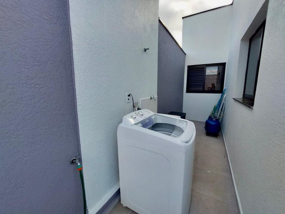 Casa à venda com 2 quartos, 63m² - Foto 2