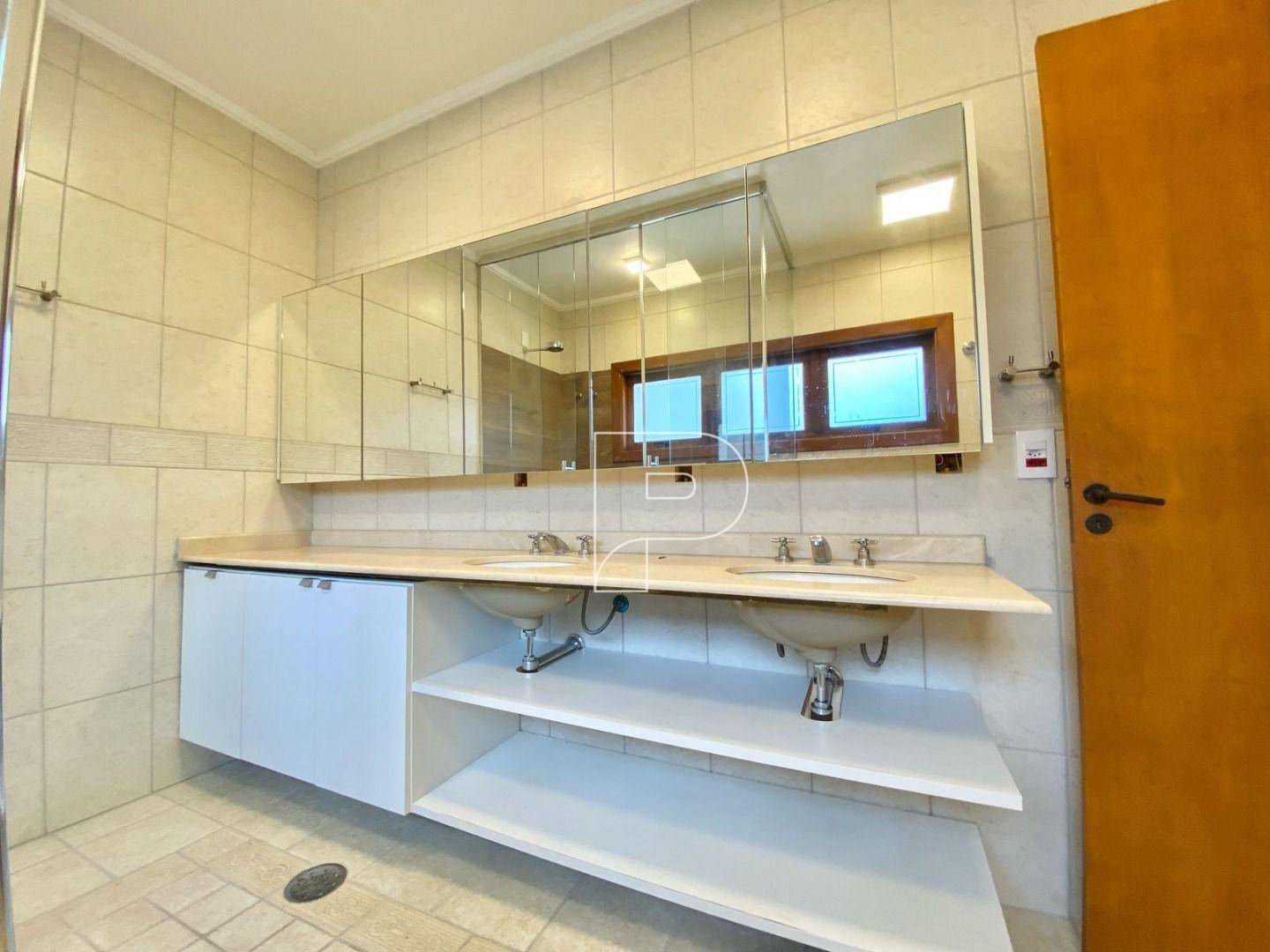 Casa de Condomínio para alugar com 4 quartos, 550m² - Foto 36