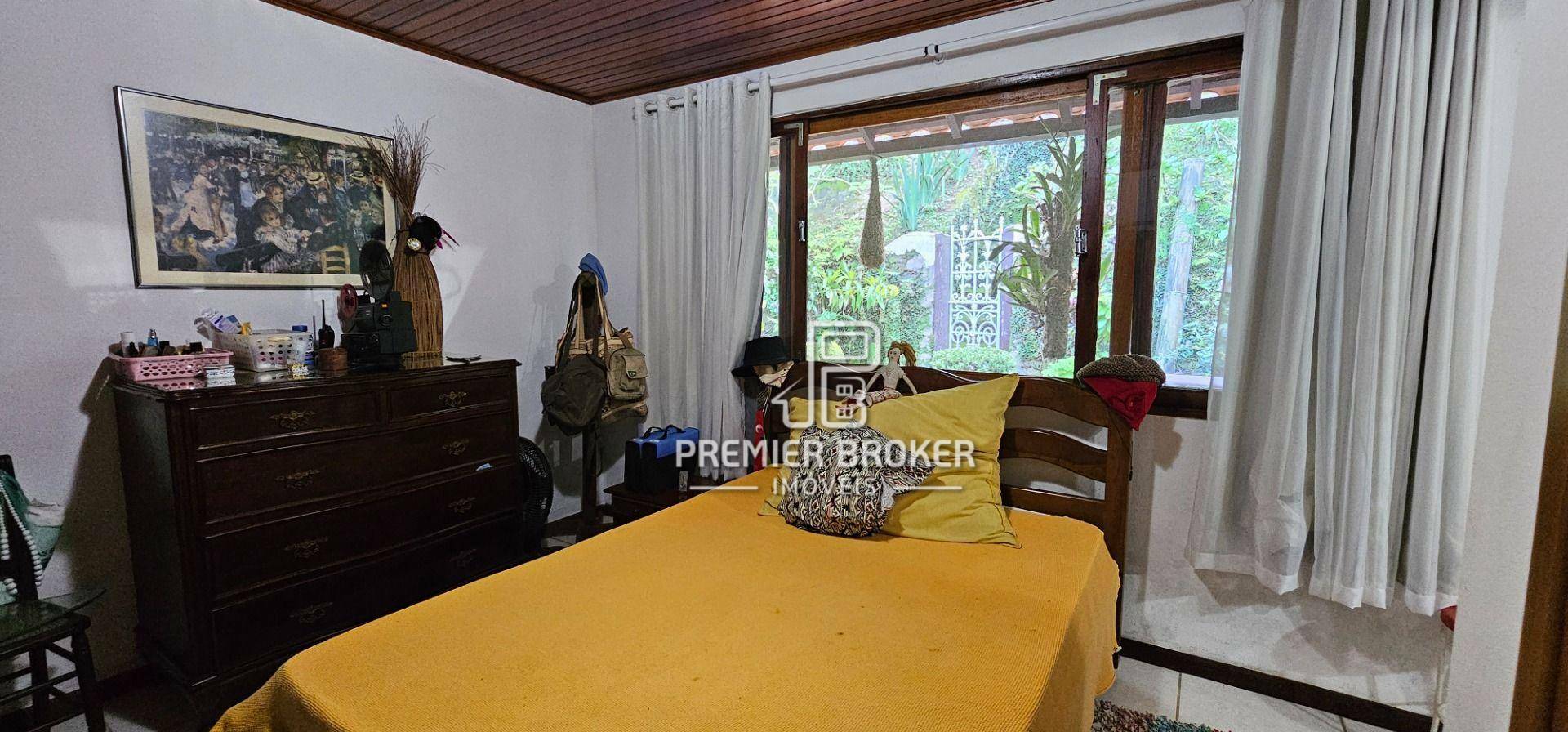 Casa de Condomínio à venda com 3 quartos, 250m² - Foto 13