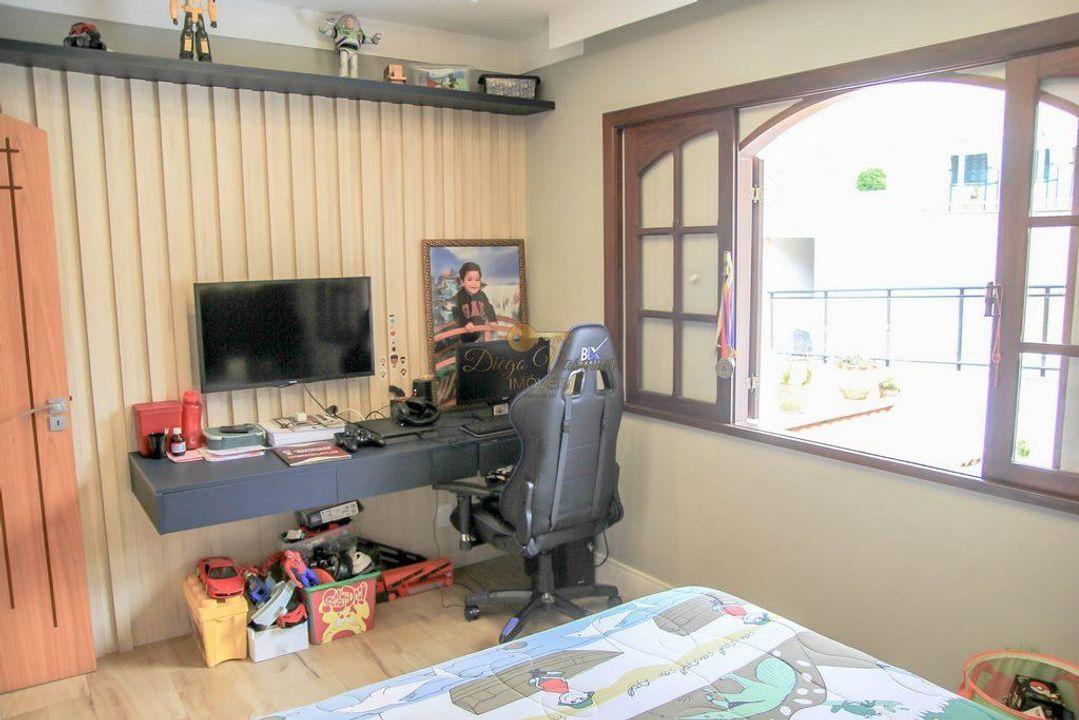 Casa à venda com 3 quartos, 300m² - Foto 21