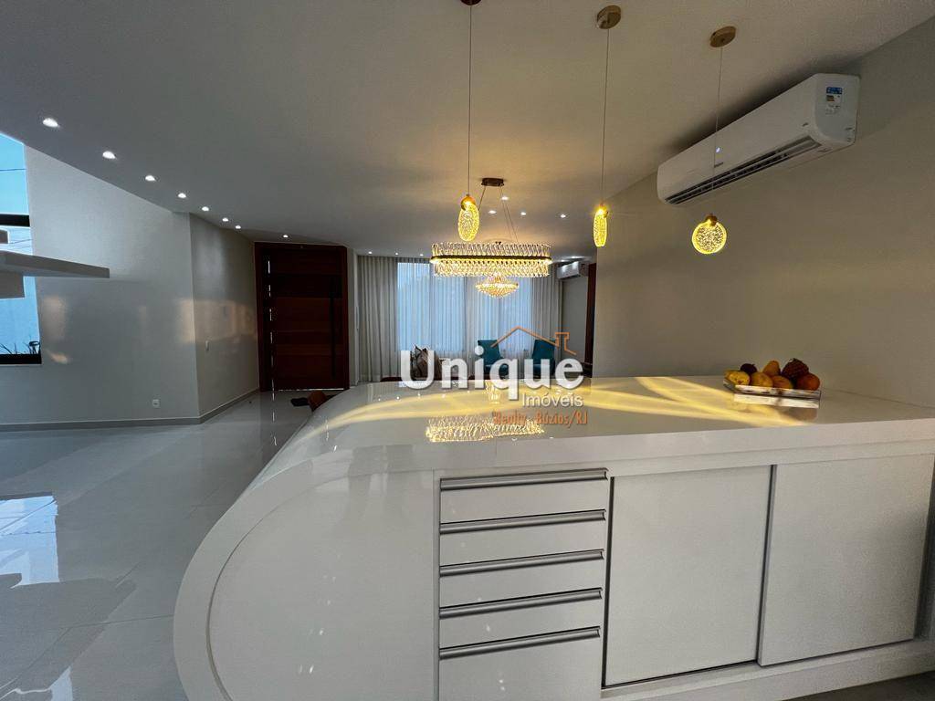 Casa de Condomínio à venda com 4 quartos, 209m² - Foto 12