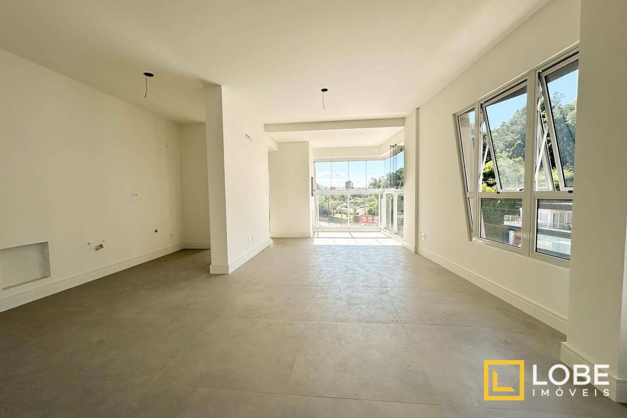 Apartamento à venda com 3 quartos, 112m² - Foto 1