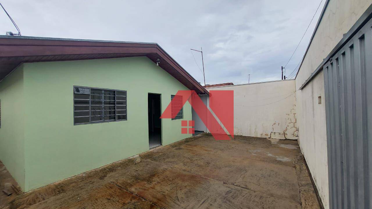 Casa à venda com 3 quartos, 100m² - Foto 1