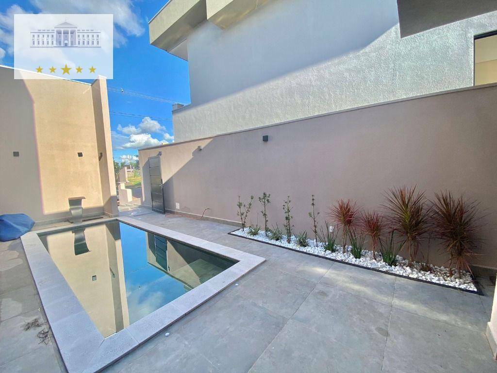 Casa de Condomínio à venda com 3 quartos, 260m² - Foto 1