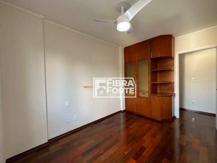 Apartamento para alugar com 3 quartos, 85m² - Foto 12