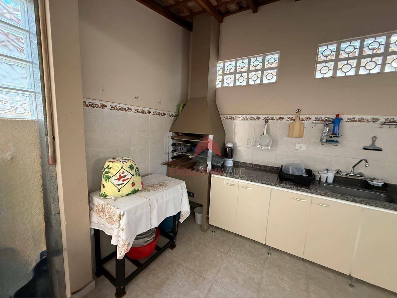 Casa à venda com 5 quartos, 149m² - Foto 29