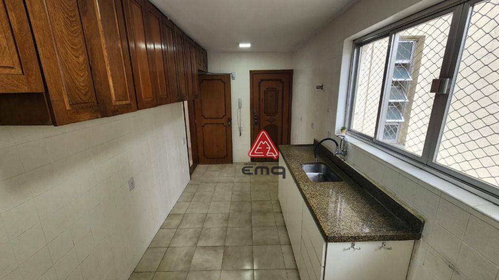 Apartamento para alugar com 3 quartos, 142m² - Foto 25