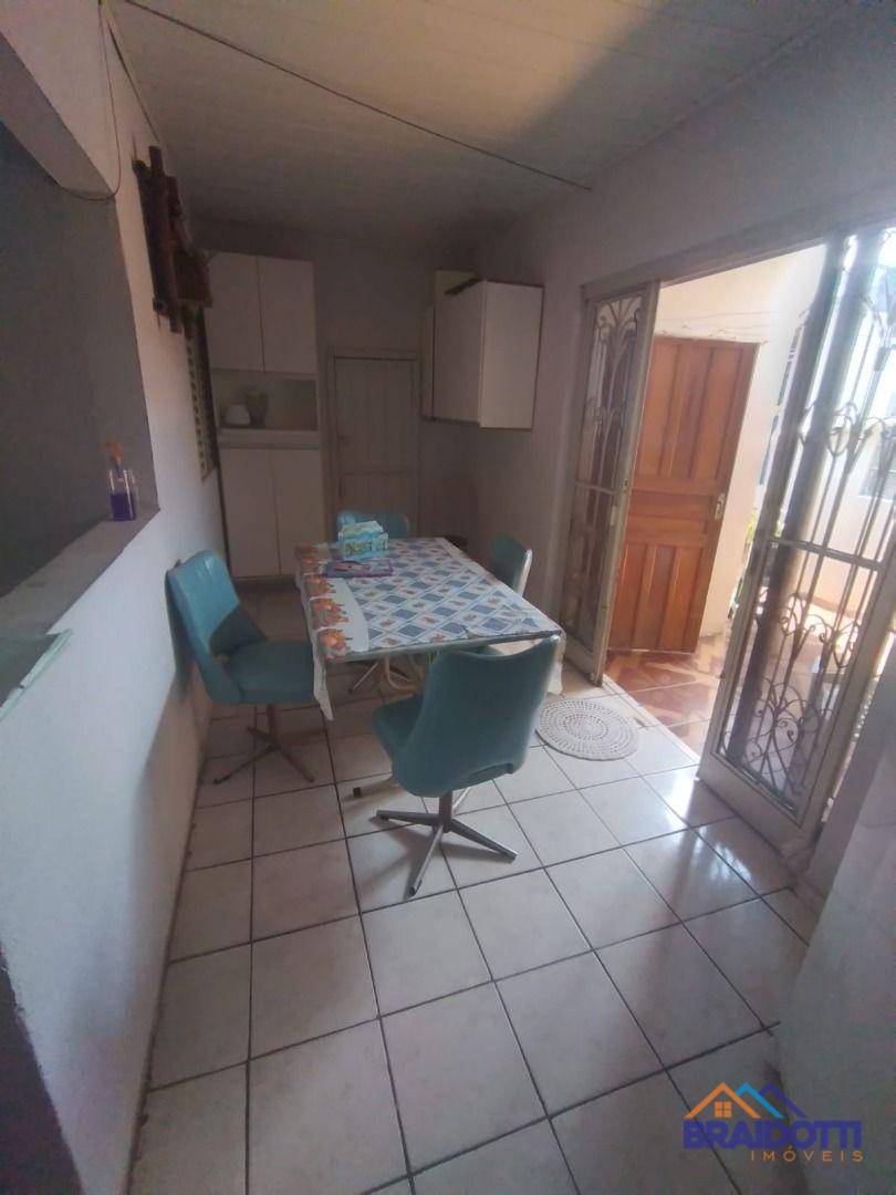 Casa à venda com 3 quartos, 200m² - Foto 21