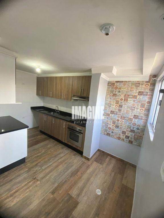 Sobrado à venda com 3 quartos, 100m² - Foto 4