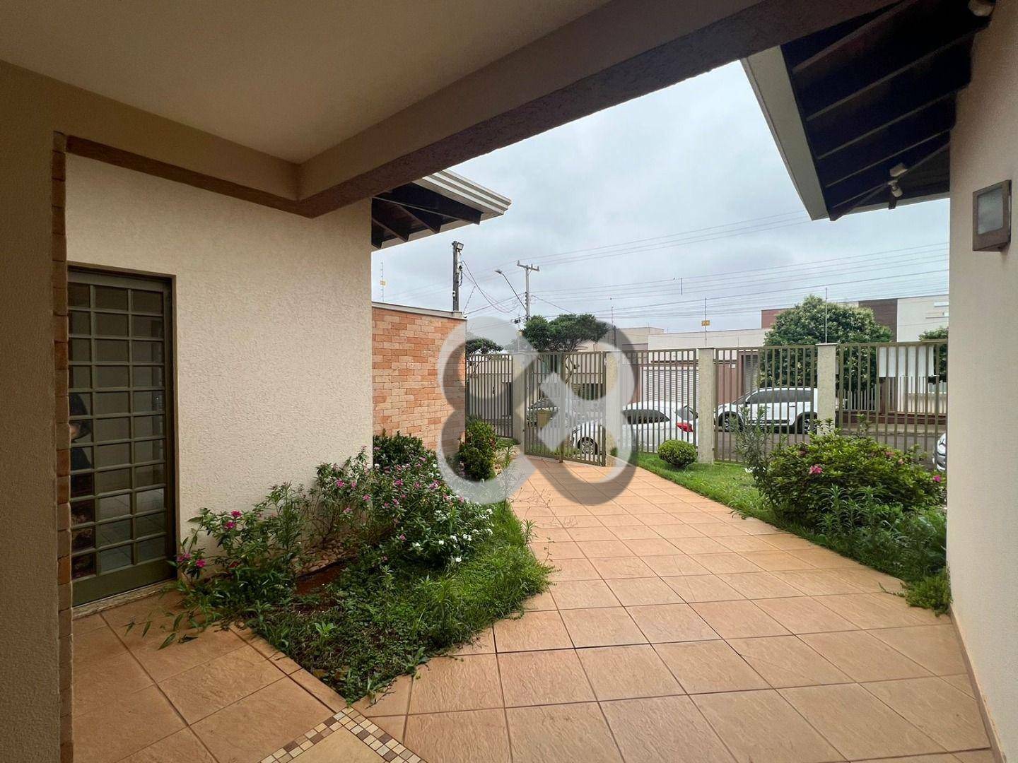 Casa à venda com 3 quartos, 260m² - Foto 4