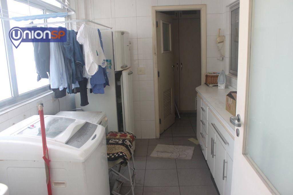 Apartamento à venda com 3 quartos, 198m² - Foto 35