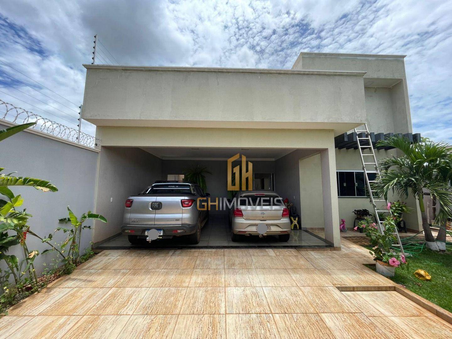 Casa à venda com 3 quartos, 152m² - Foto 1