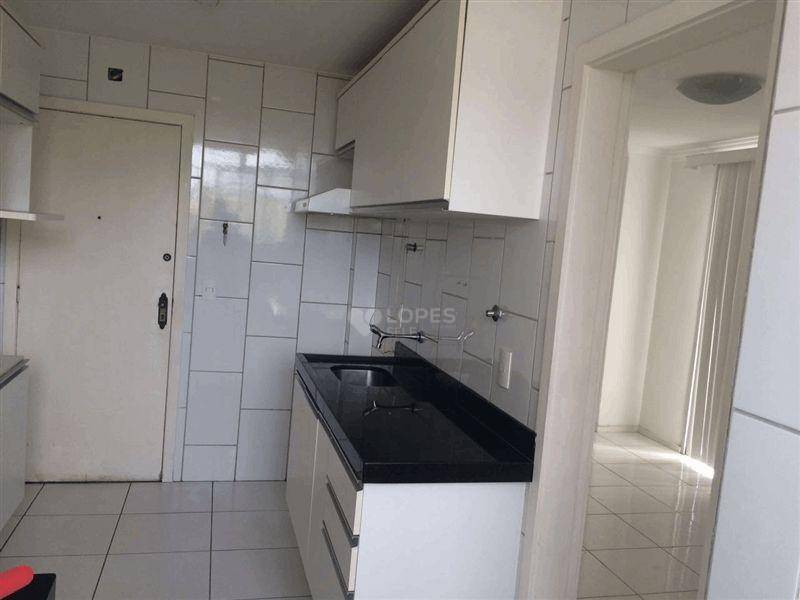 Apartamento à venda com 2 quartos, 65m² - Foto 11