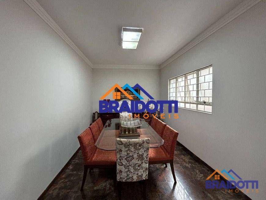 Casa à venda com 3 quartos, 208m² - Foto 17