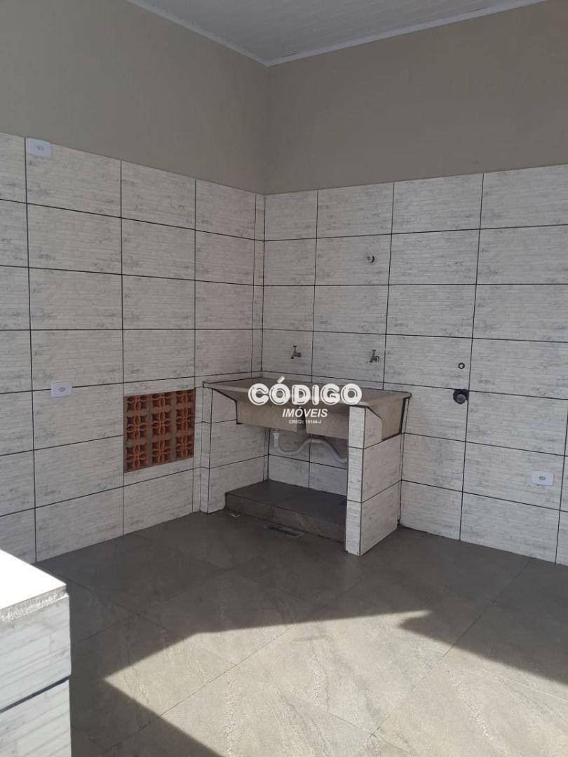 Sobrado à venda com 2 quartos, 180m² - Foto 19