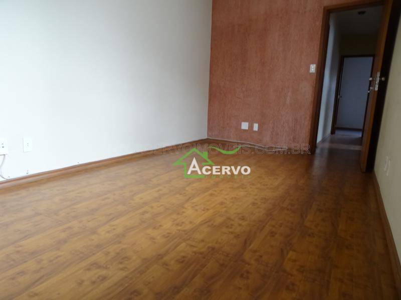 Apartamento à venda com 2 quartos, 63m² - Foto 4