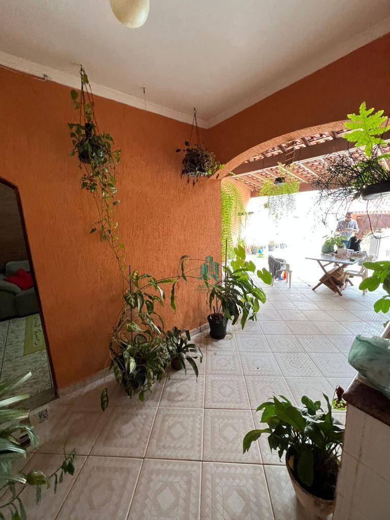 Casa à venda com 3 quartos, 250m² - Foto 14