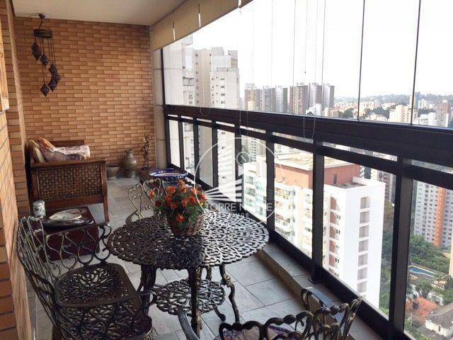 Apartamento à venda com 4 quartos, 196m² - Foto 1