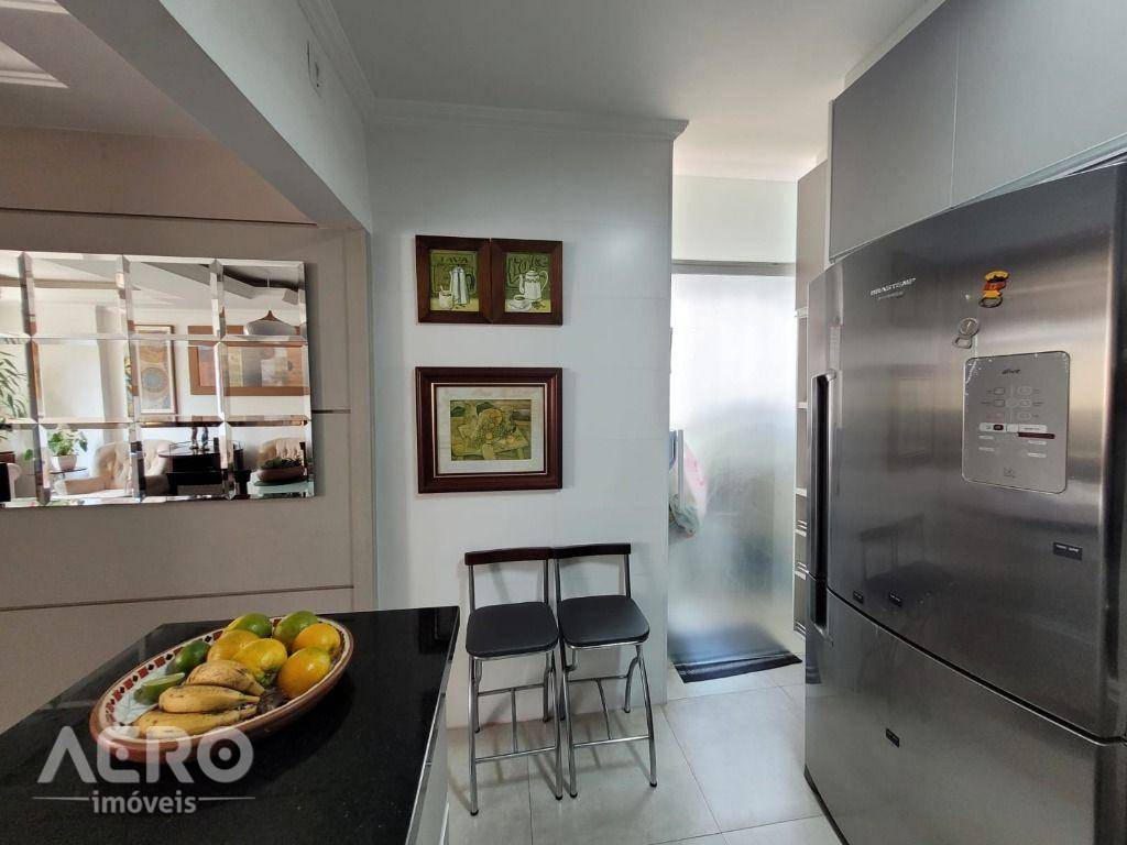 Apartamento à venda com 3 quartos, 74m² - Foto 27