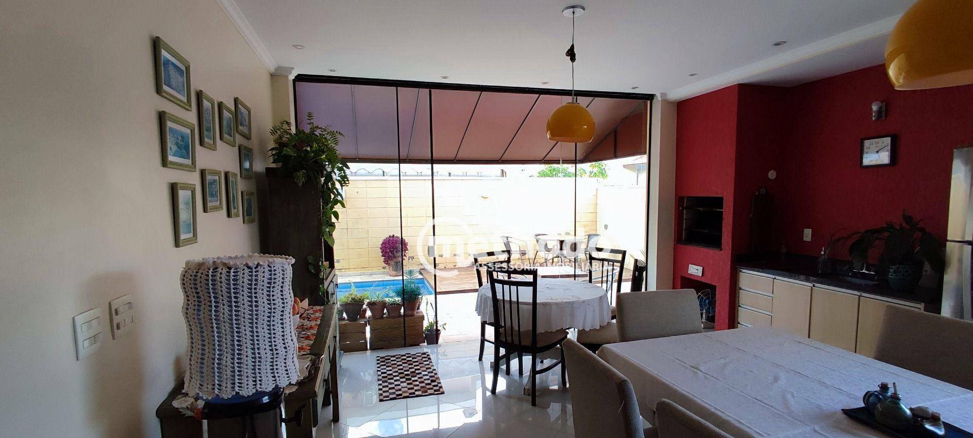 Casa à venda com 4 quartos, 326m² - Foto 5