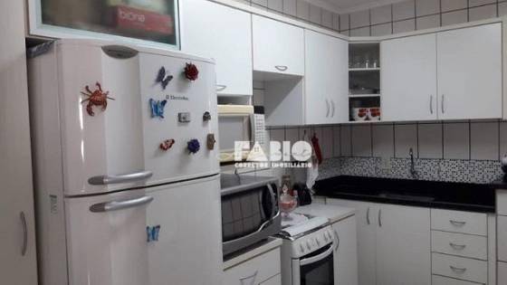 Apartamento à venda com 2 quartos, 64m² - Foto 1