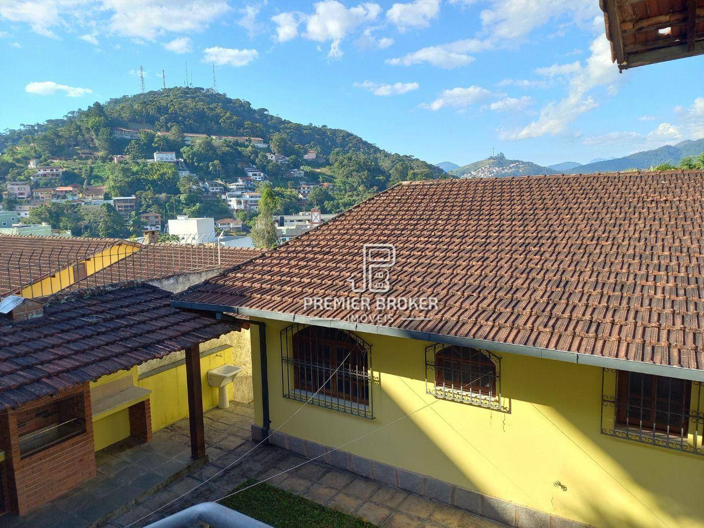 Casa à venda com 4 quartos, 200m² - Foto 9