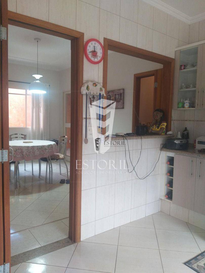 Casa à venda com 3 quartos, 240m² - Foto 3