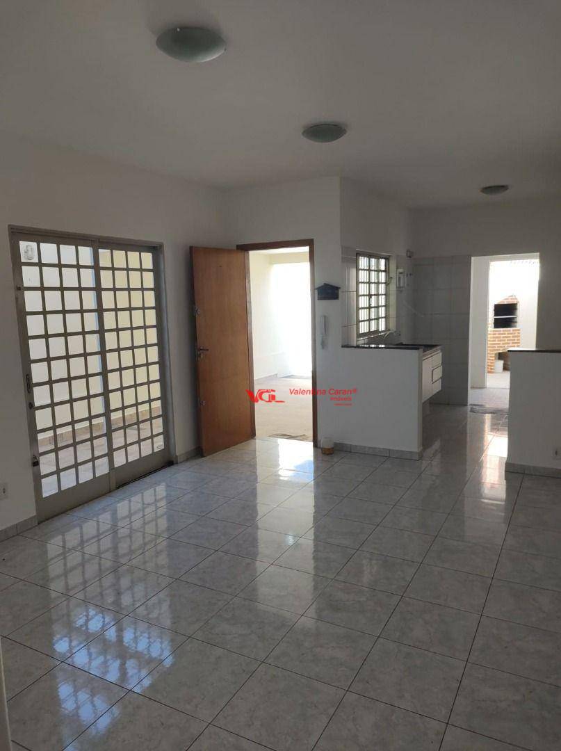 Casa para alugar com 3 quartos, 114m² - Foto 4