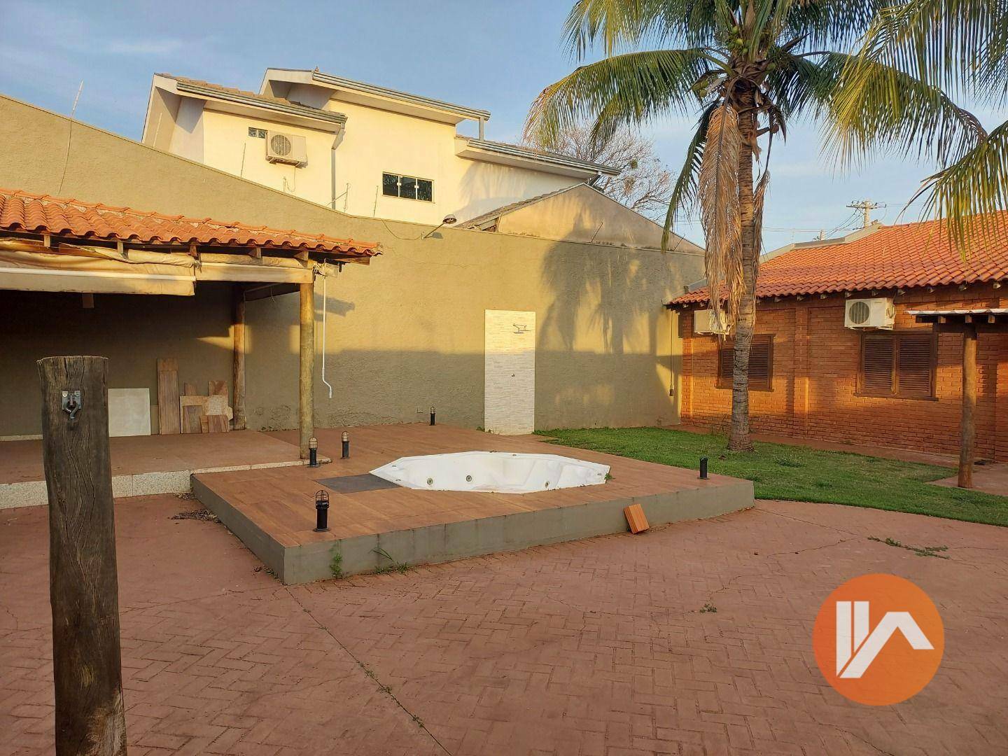 Casa à venda e aluguel com 3 quartos, 200m² - Foto 16