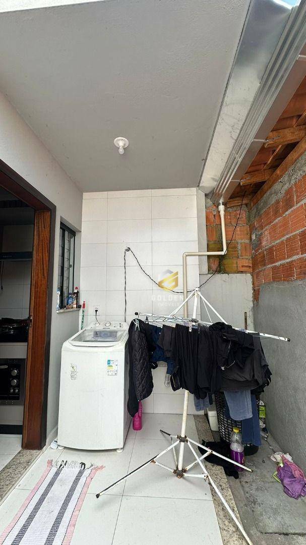 Casa à venda com 2 quartos, 58m² - Foto 2