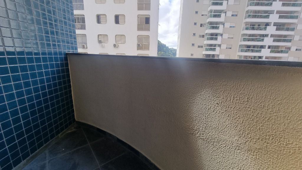 Apartamento à venda com 2 quartos, 76m² - Foto 3