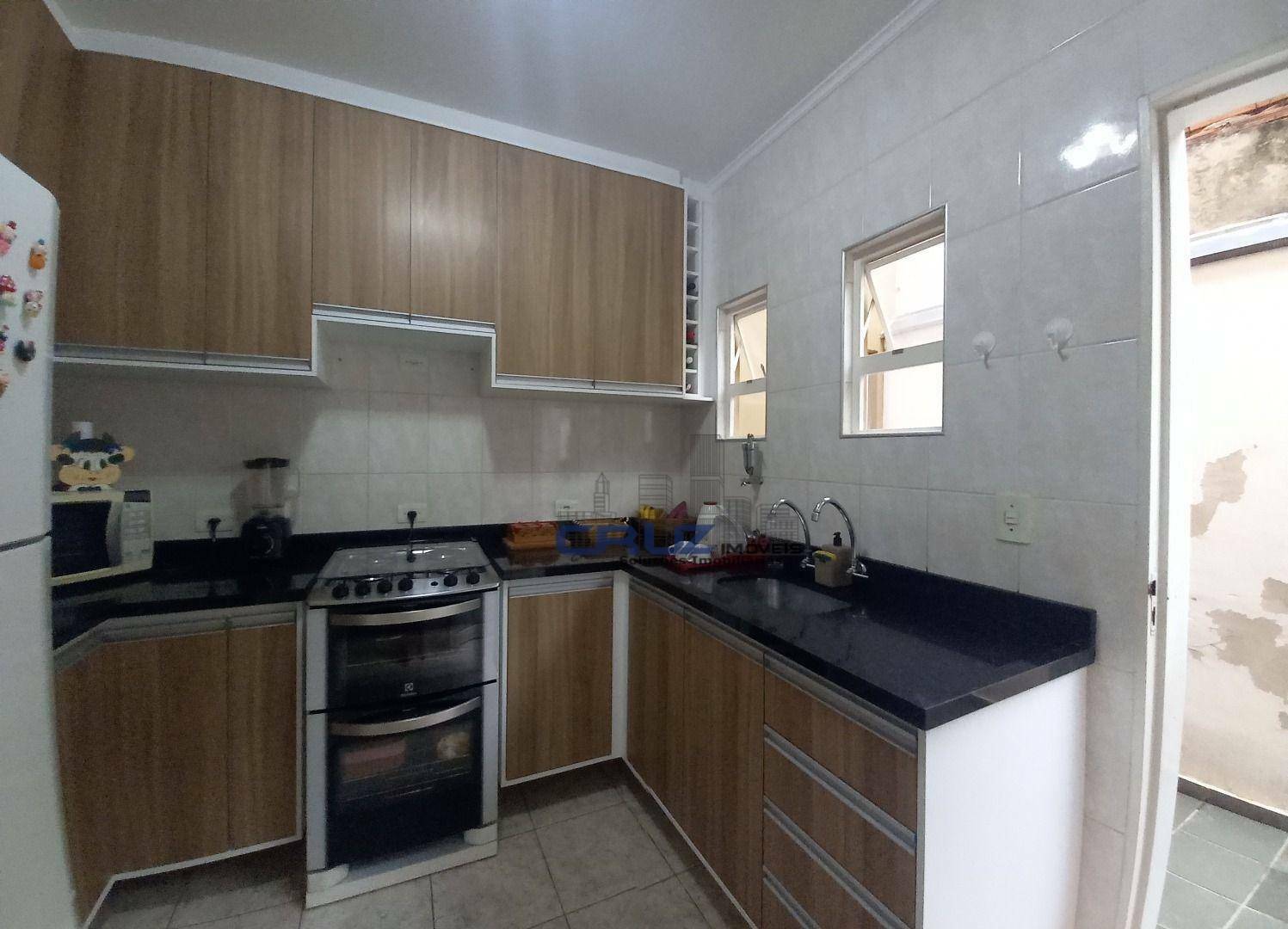 Casa à venda com 3 quartos, 125m² - Foto 1