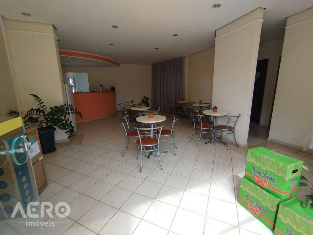 Apartamento para alugar com 2 quartos, 94m² - Foto 11