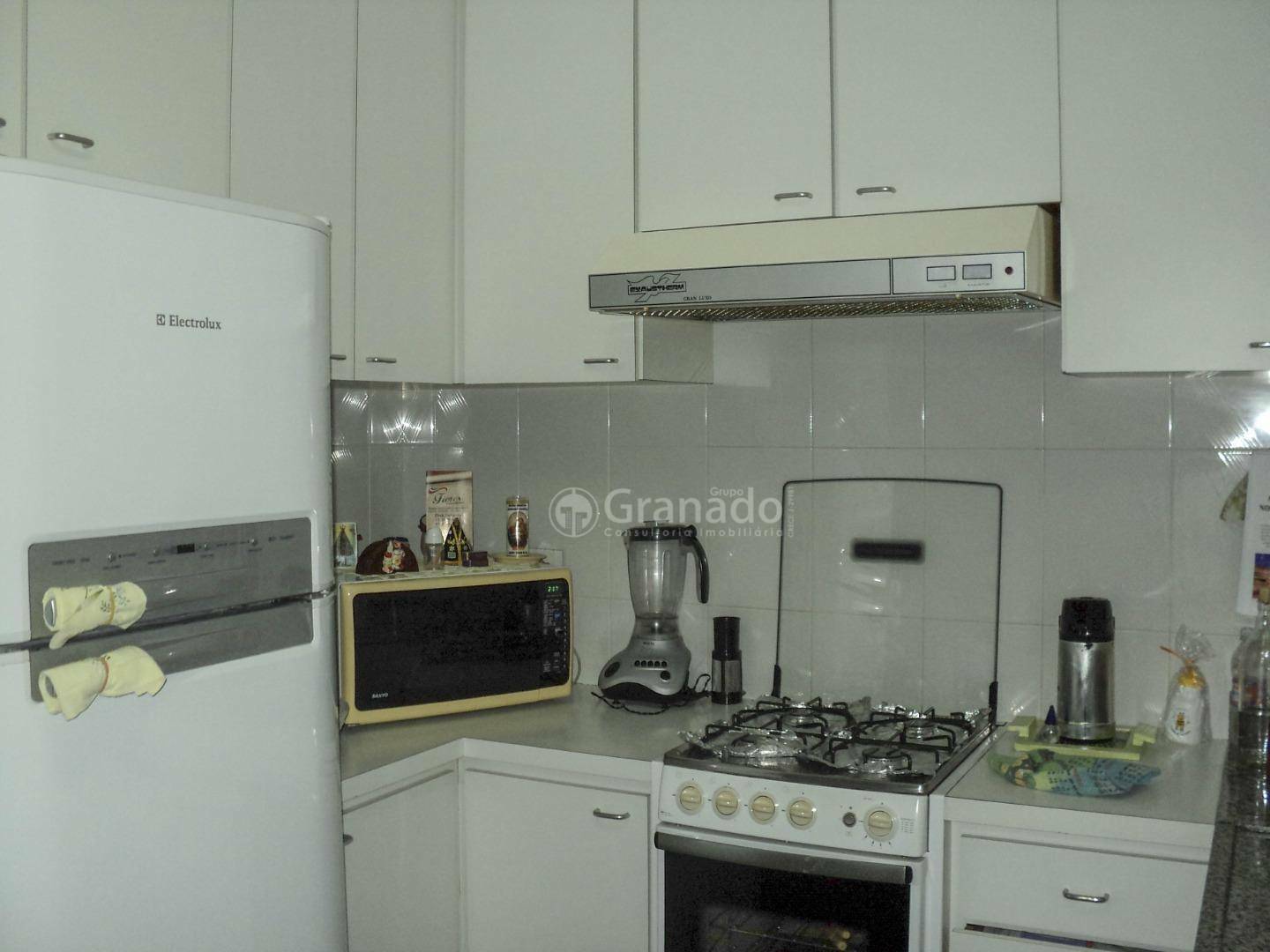 Apartamento à venda com 3 quartos, 100m² - Foto 4