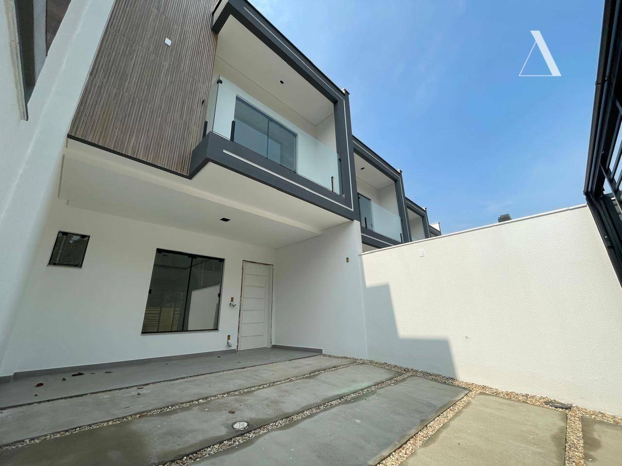 Casa à venda com 3 quartos, 111m² - Foto 2