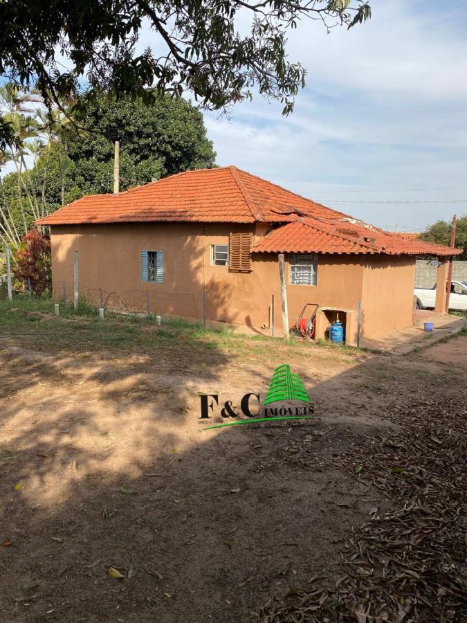 Chácara à venda com 2 quartos, 1200m² - Foto 1