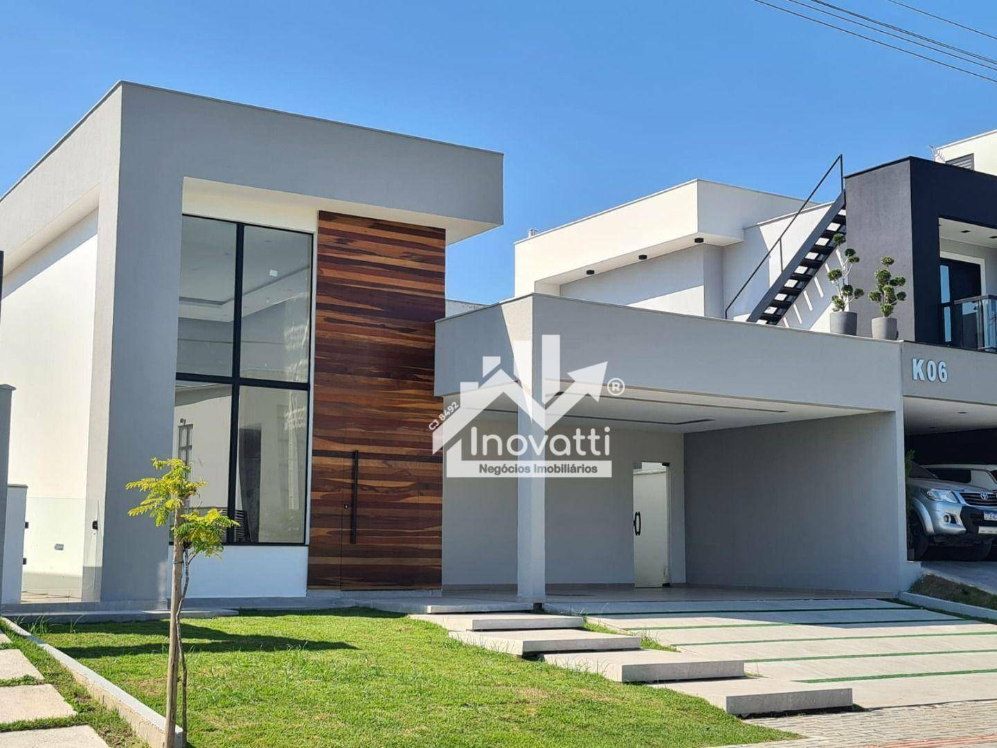 Casa de Condomínio à venda com 3 quartos, 220m² - Foto 1