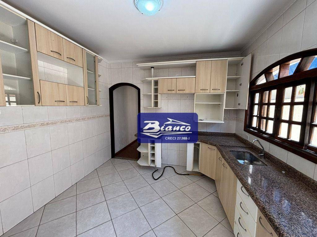 Casa à venda com 3 quartos, 106m² - Foto 11