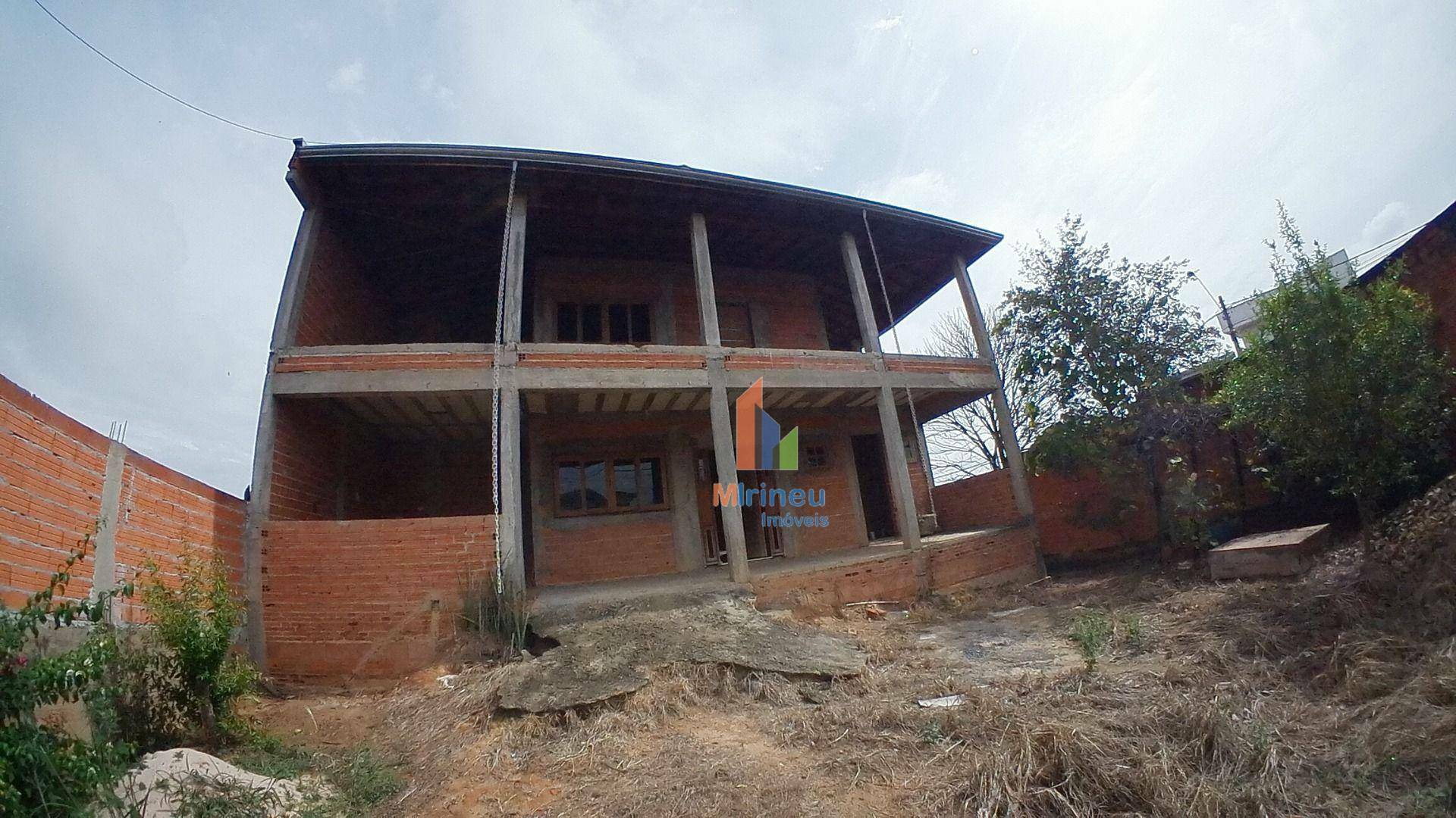 Casa à venda com 4 quartos, 270m² - Foto 2