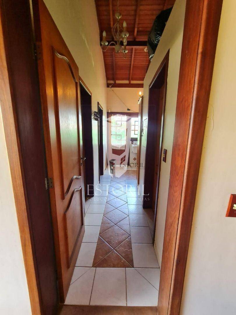 Casa para alugar com 4 quartos, 500m² - Foto 4