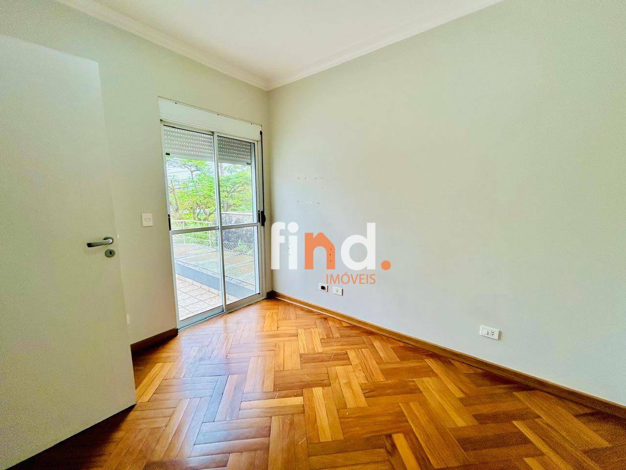 Casa de Condomínio para alugar com 4 quartos, 323m² - Foto 12