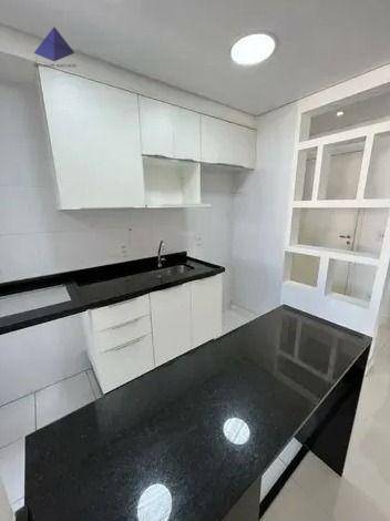 Apartamento à venda com 2 quartos, 68m² - Foto 4