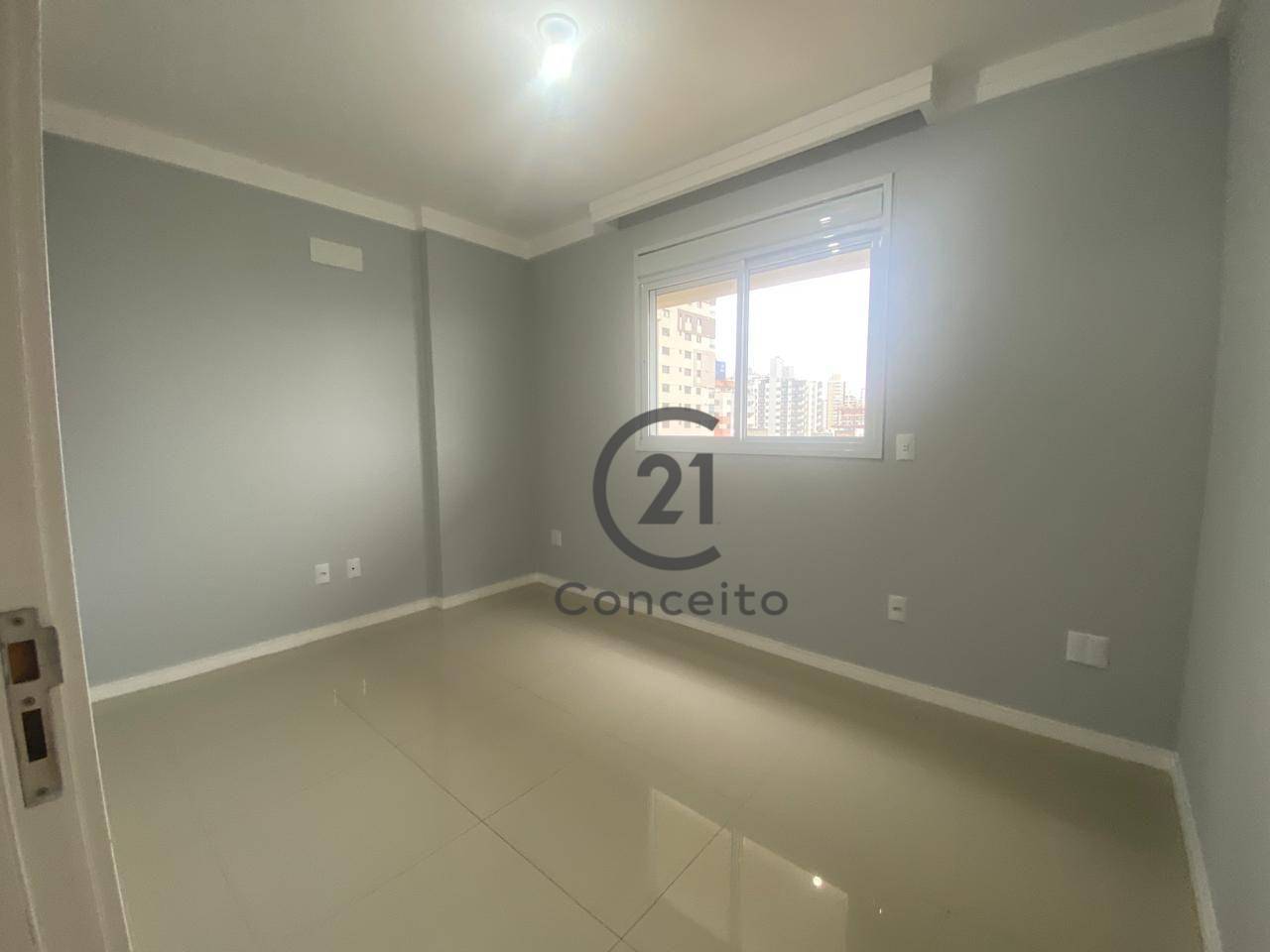 Apartamento à venda com 2 quartos, 80m² - Foto 13