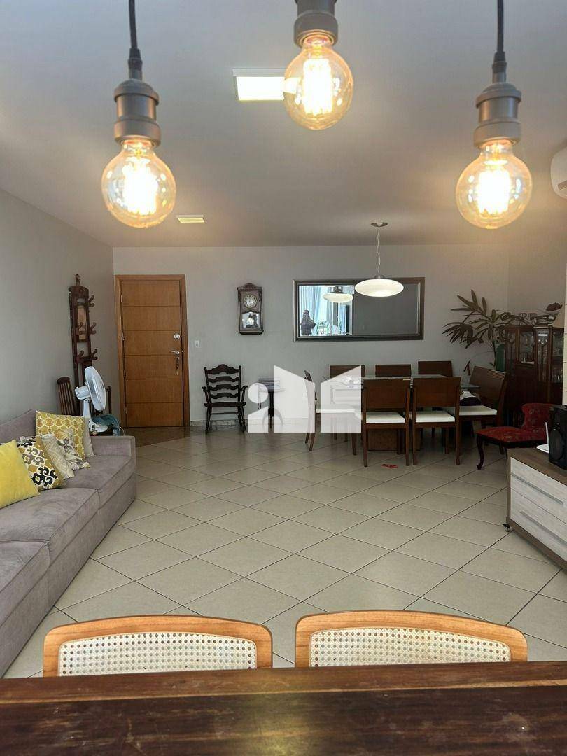 Apartamento à venda com 4 quartos, 180m² - Foto 1