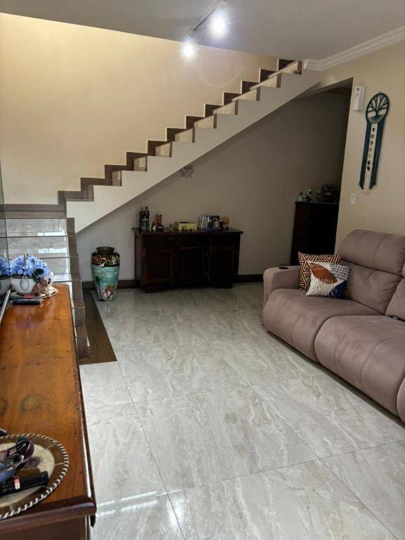 Sobrado à venda com 2 quartos, 200m² - Foto 14